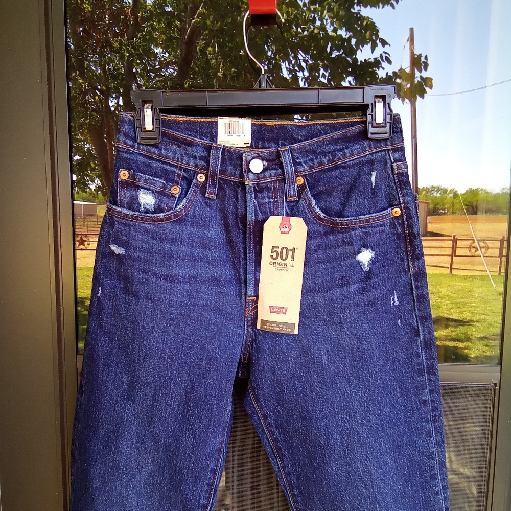NWT Womens 501 Levi's Original Cropped jeans